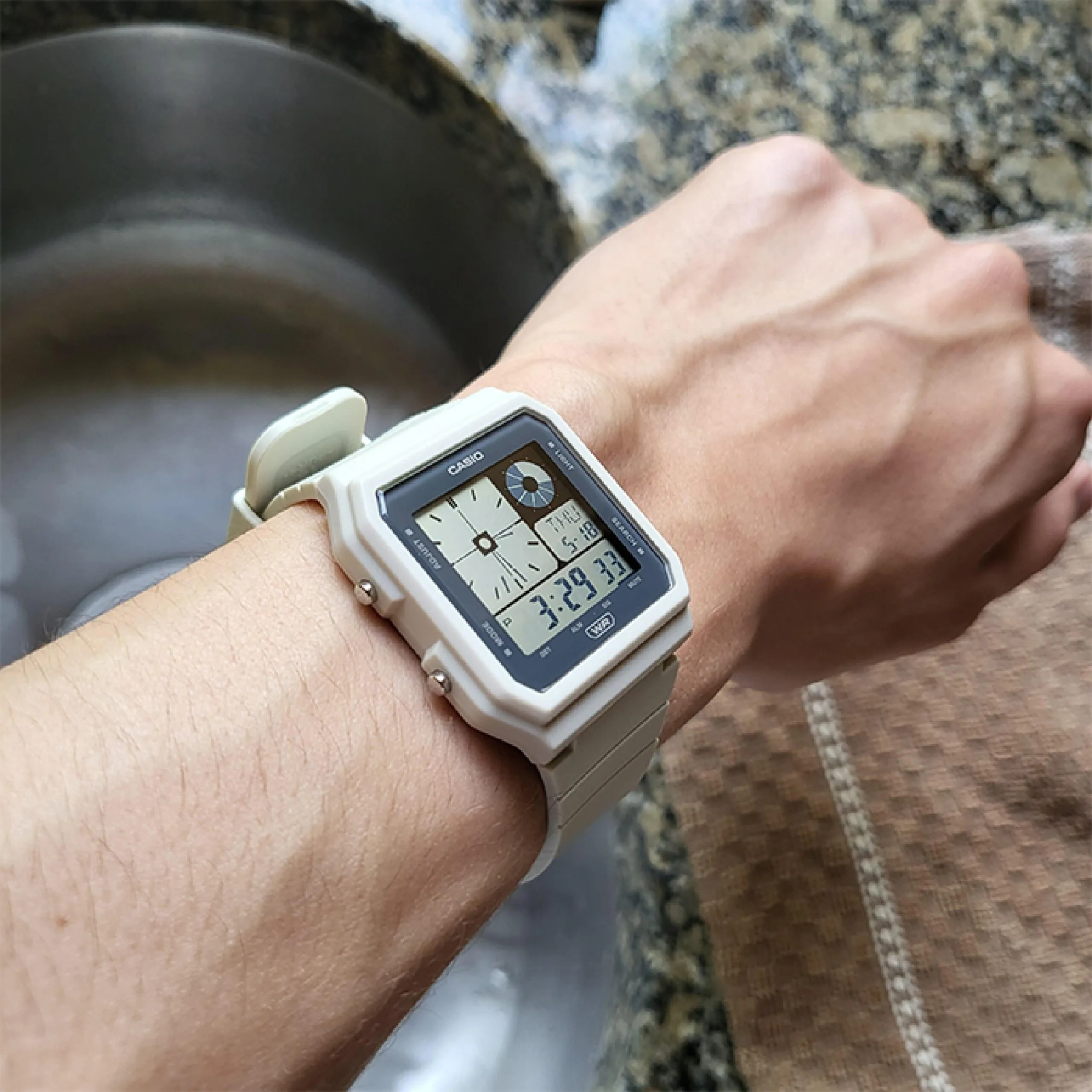 CASIO LF-20W-8A, наручные часы — дополнительное фото 3