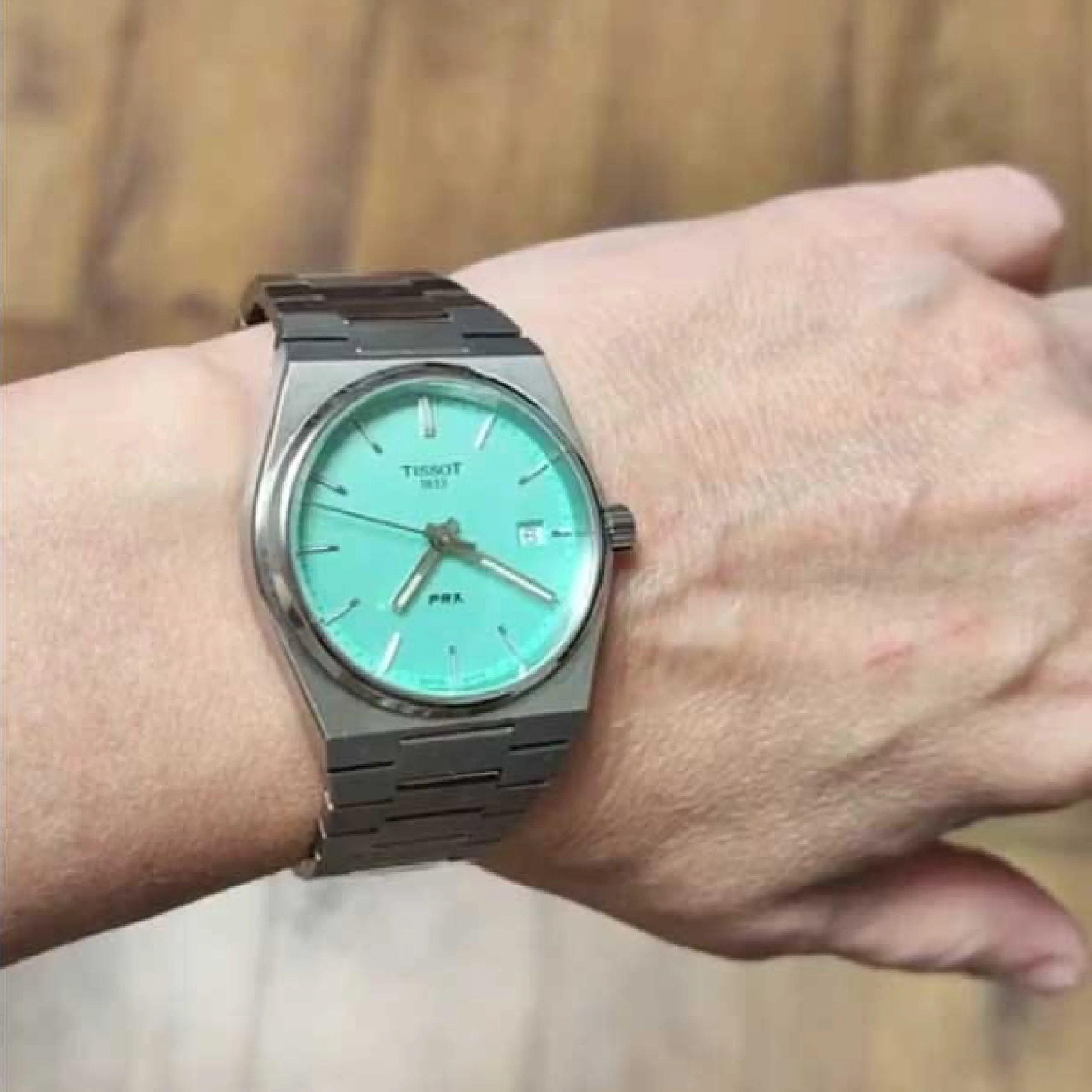 TISSOT PRX T137.210.11.091.00 — часы в Екатеринбурге — дополнительное фото 3
